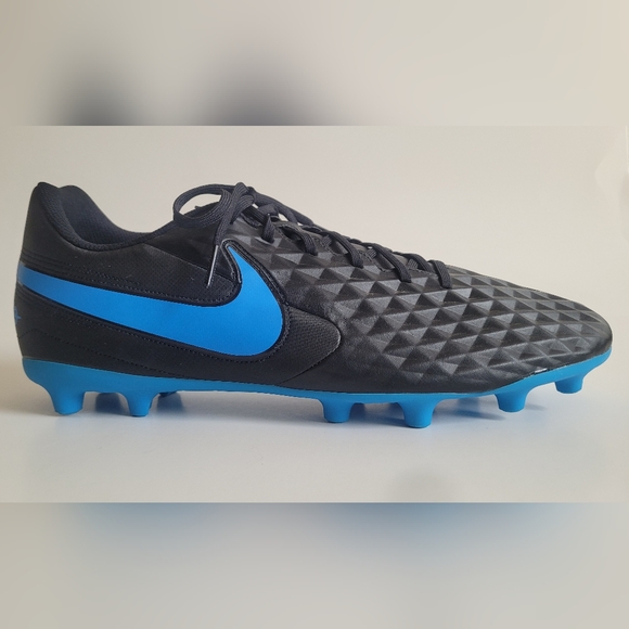 NWOB Nike Tiempo Soccer Cleats Legend 8 FG MG AT6107-004 - Picture 1 of 10